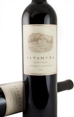 Super stars vanilla frozen dairy dessert between