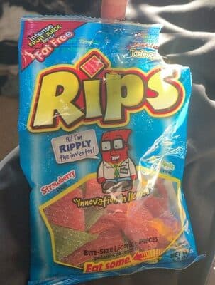 Rips green apple and strawberry